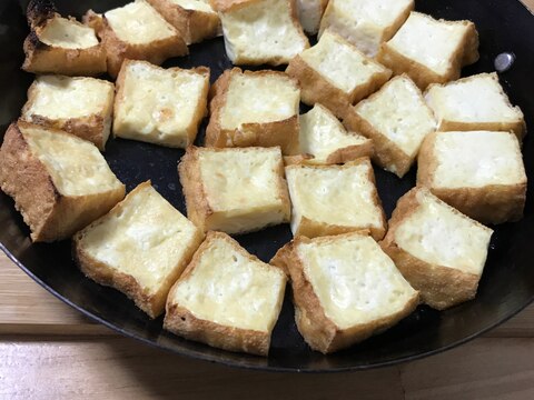 魚焼きグリルで厚揚げのガーリック焼き